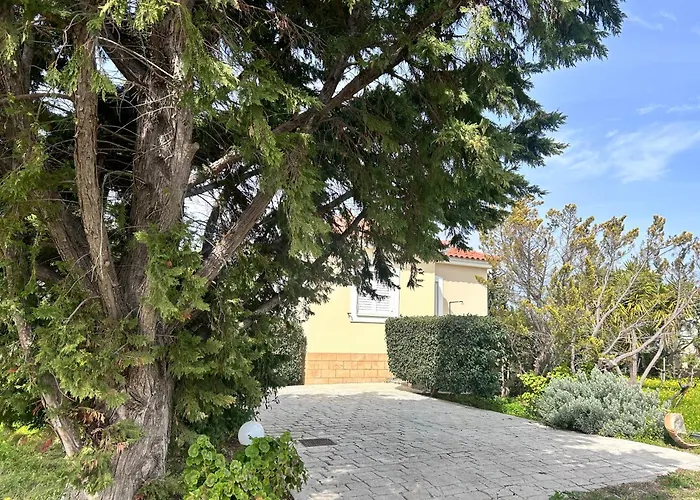 Orfanos Houses